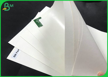 El Libro Blanco de la taza del material 15gsm PE de la superficie de un sólo recinto del recubrimiento plástico cubre
