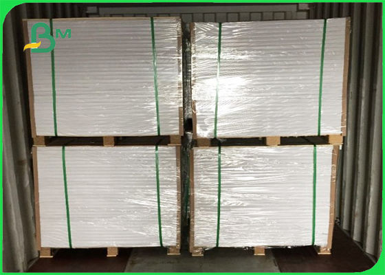 140gsm Woodfree sin recubrimiento blanco FSC de papel certificó alto brillo de la hoja