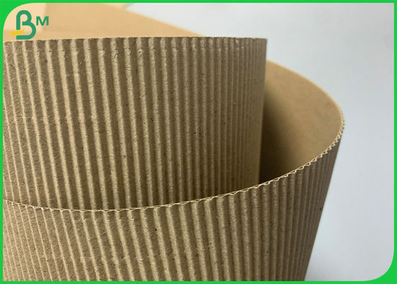 La madera reduce el cartón a pulpa acanalado imprimible para la caja cosmética del anuncio publicitario