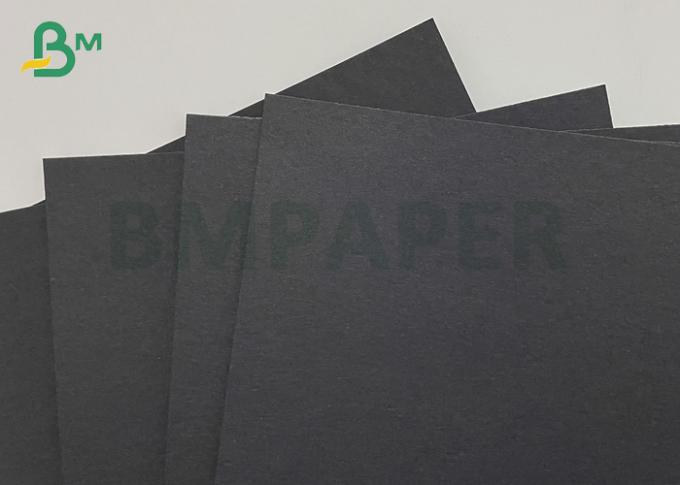 El tablero negro de 300 lados del G/M dos en hoja se utilice para la tarjeta de presentación