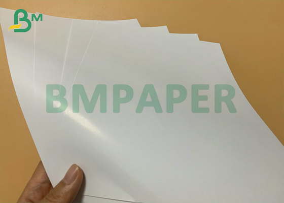 el papel brillante de 150gsm 200gsm Couche para el calendario pagina la impresión en offset