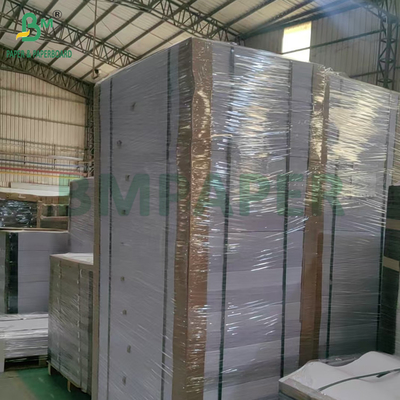Papel corrugado blanco de 3 capas para revestimientos de cajas de perfumes E F Flauta 70 x 100 cm