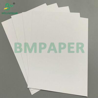Papel offset sin revestimiento de madera de gran volumen 350 gm 400 gm para portadas de libros