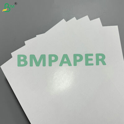 Alta opacidad Superficie lisa rígida de 310 gramos núcleo negro de tarjeta de juego Papel en bruto para cartas de póquer