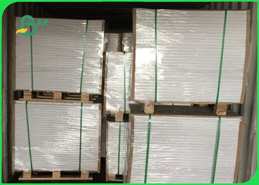 Buenos grueso y tiesura tablero de tarjeta blanco de 1,0 - de 1.5m m para la caja