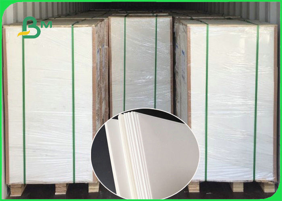 El alto tablero de marfil de la blancura C1S, el papel de tablero de marfil revestido 300GSM superficial alisa