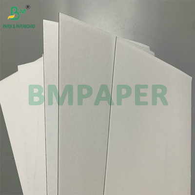 Superficie gris blanca de múltiples capas de cartón laminado de 2 mm y 2,5 mm para hacer portadas de libros de fotos