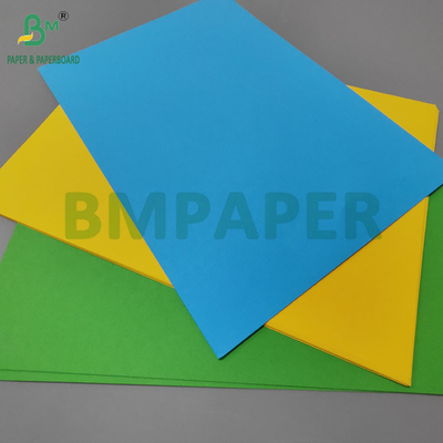 110gm 150gm Color Papel de Bristol para artesanía de bricolaje 700 x 1000mm Buena capacidad de impresión