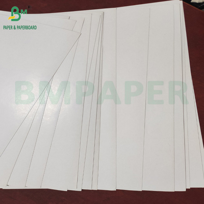 Papel blanco revestido de una cara de resistencia superior Kraftliner de superficie blanca 140g-220g