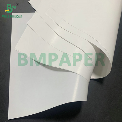 Papel brillante con revestimiento ligero de 60 gm a 65 gm para papel de envoltura de regalos