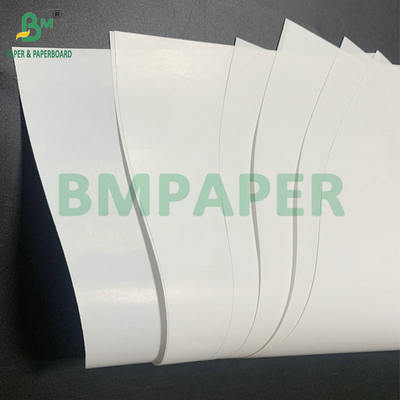 Papel brillante con revestimiento ligero de 60 gm a 65 gm para papel de envoltura de regalos