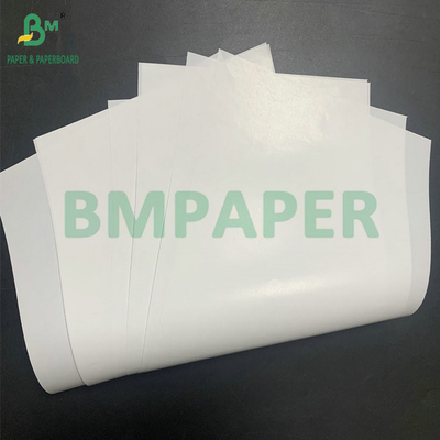 Papel brillante con revestimiento ligero de 60 gm a 65 gm para papel de envoltura de regalos