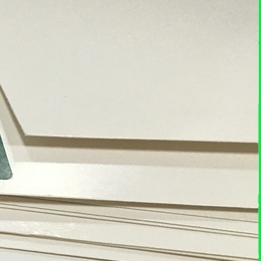 Placa plegable en rollo con recubrimiento en PE de grado alimenticio para la fabricación de tazas de papel