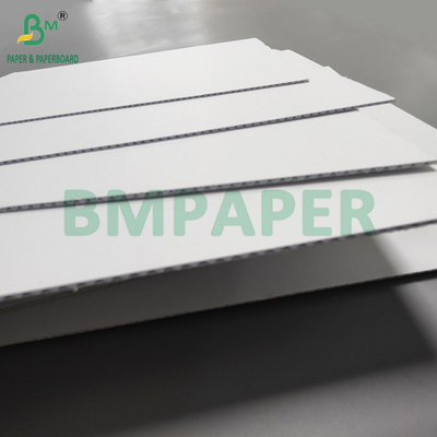 Papel corrugado blanco de 3 capas para revestimientos de cajas de perfumes E F Flauta 70 x 100 cm