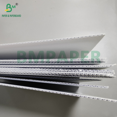 Papel corrugado blanco de 3 capas para revestimientos de cajas de perfumes E F Flauta 70 x 100 cm