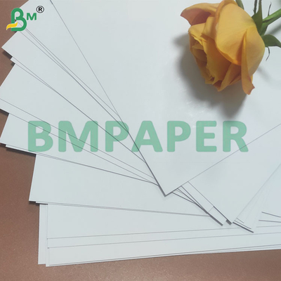 280 GSM Hojas de papel de tarjetas de juego a prueba de luz de núcleo azul/negro