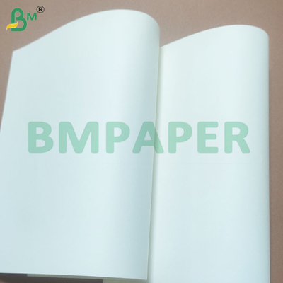 Papel offset de 80 gramos de tamaño A4 ecológicamente certificado para uso de oficina sostenible