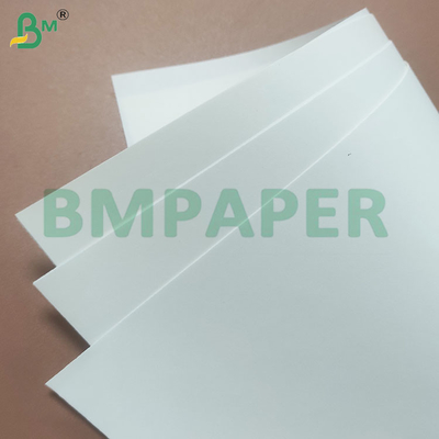 Papel offset de 80 gramos de tamaño A4 ecológicamente certificado para uso de oficina sostenible