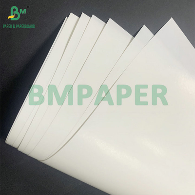 65 gm 70 gm Resistente al agua Resistencia a la humedad Papel brillante de recubrimiento único para etiquetas de botellas de cerveza
