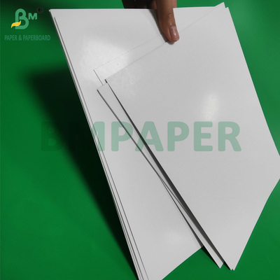 300 gm 320 gm Papel C2S de núcleo azul para tarjetas de juego 71 x 65 cm Alta suavidad