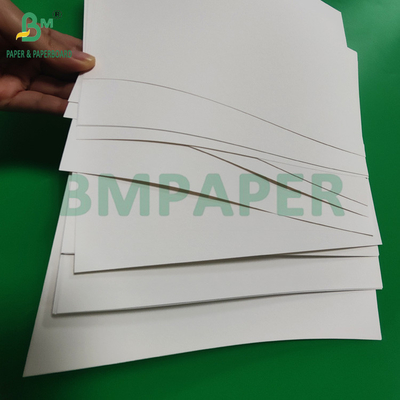 200 gm 250 gm Papel Kraft blanco para bolsas de compras Resistente a las lágrimas 72 x 102 cm