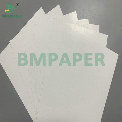 310 g 320 gm Dos lados Papel de cartas blancas recubiertas de juego Núcleo negro Núcleo azul