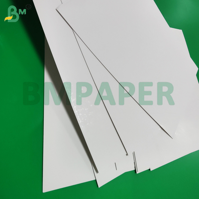 325 gramos de cartón blanco de ampollas para envases electrónicos de alta blancura 22' x 34'