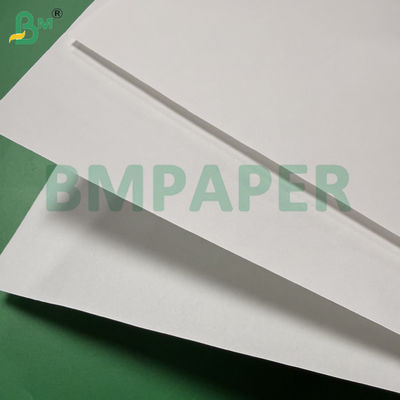 Papel blanco ligero de 40 g/m² especificado para la impresión de instrucciones médicas
