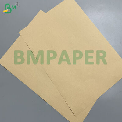 75 gramos de papel Kraft + 10 gramos de papel polilaminado dentro de los rollos de materia prima para sobres a prueba de humedad