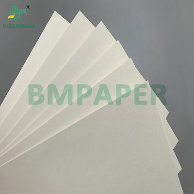 Cartulina de alta calidad, lisa e impermeable, con núcleo azul de 310 g/m² para cartas de póker