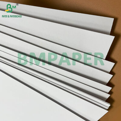 Perfecta rigidez 200gm 250gm 300gm Papel blanco sin revestimiento para portada de libro