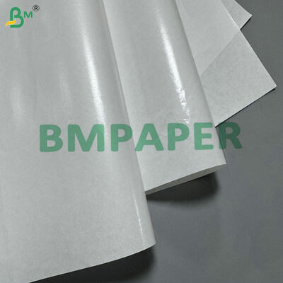 Rollo de papel recubierto de grado alimenticio de 40 g/m² de papel Kraft laminado de PE resistente al agua y a la grasa para envases de cubiertos termosellables