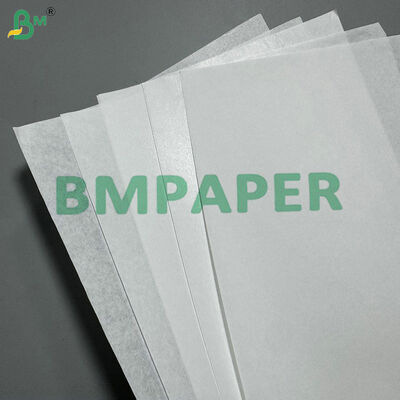 Excelente capacidad de impresión y rigidez Papel Kraft blanco brillante de una sola cara de alta calidad de 30 gm 40 gm para bolsas