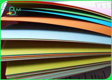 Papel de copia rosa / verde 70g 80g Papel de colores personalizado 70 x 100cm hoja
