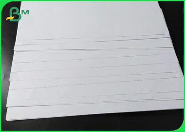Papel sin revestimiento de madera 20 libras Rollos de papel de fianza Blanqueza alta 110%