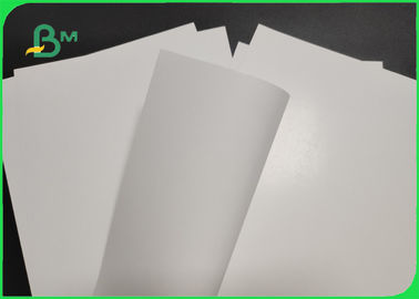Papel de tarjeta de arte brillante o mate de 150 a 300 gramos para publicidad en folletos blancos
