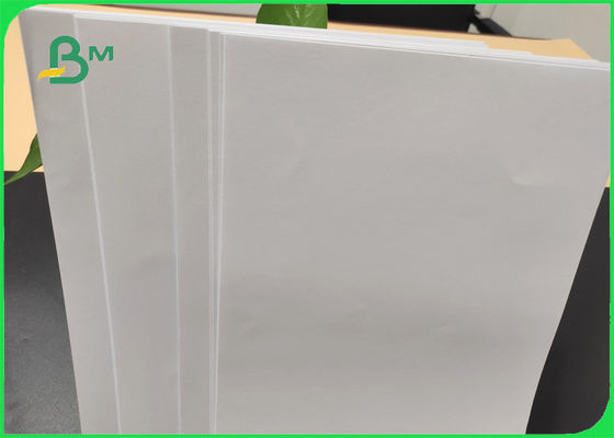 140 gm Hoja de papel blanco sin revestimiento sin madera Alto brillo