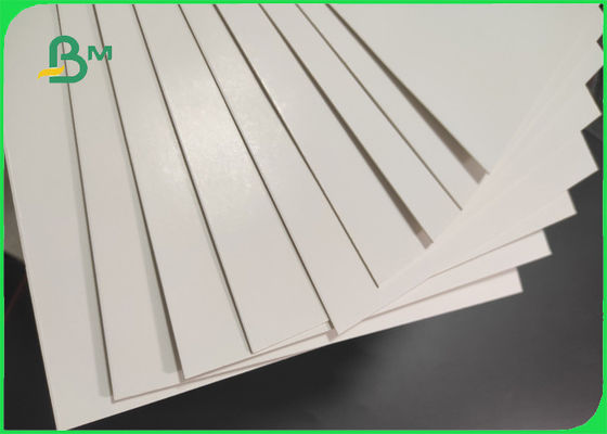 GC1 Tabla FBB de 2,0 mm de espesor Papel blanco de tabla 720 x 1020 mm Hoja