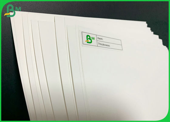 Rasgón - papel sintético de los PP de la prueba para la prenda impermeable el 100μM el 130μM de Lables